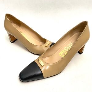 Salvatore Ferragamo Beige Cap Toe Heels Pumps 7.5 2A Womens Block Heel